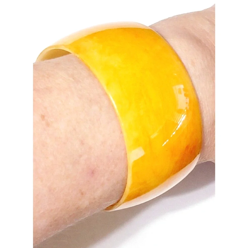 Unbranded color yellowish